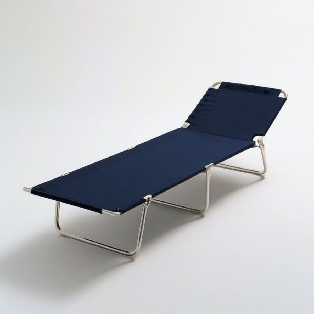 Klappbare Gartenliege 190 x 60 x 30 cm in Dunkelblau/Silber mit verstellbarer Rückenlehne